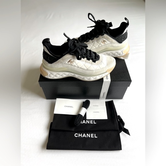 CHANEL Mixed Fiber Sneakers 37.5 White - Picture 7 of 9